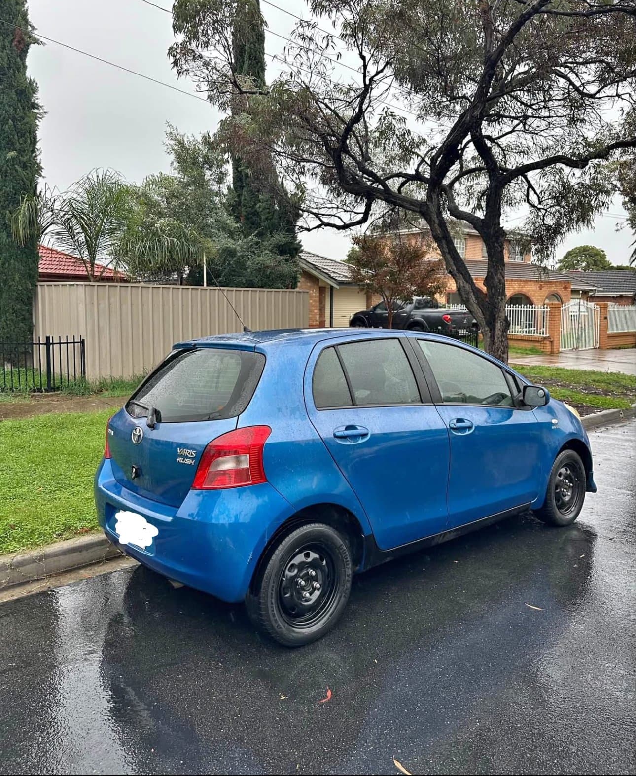 2006 Toyota Yaris hatchback photo 2