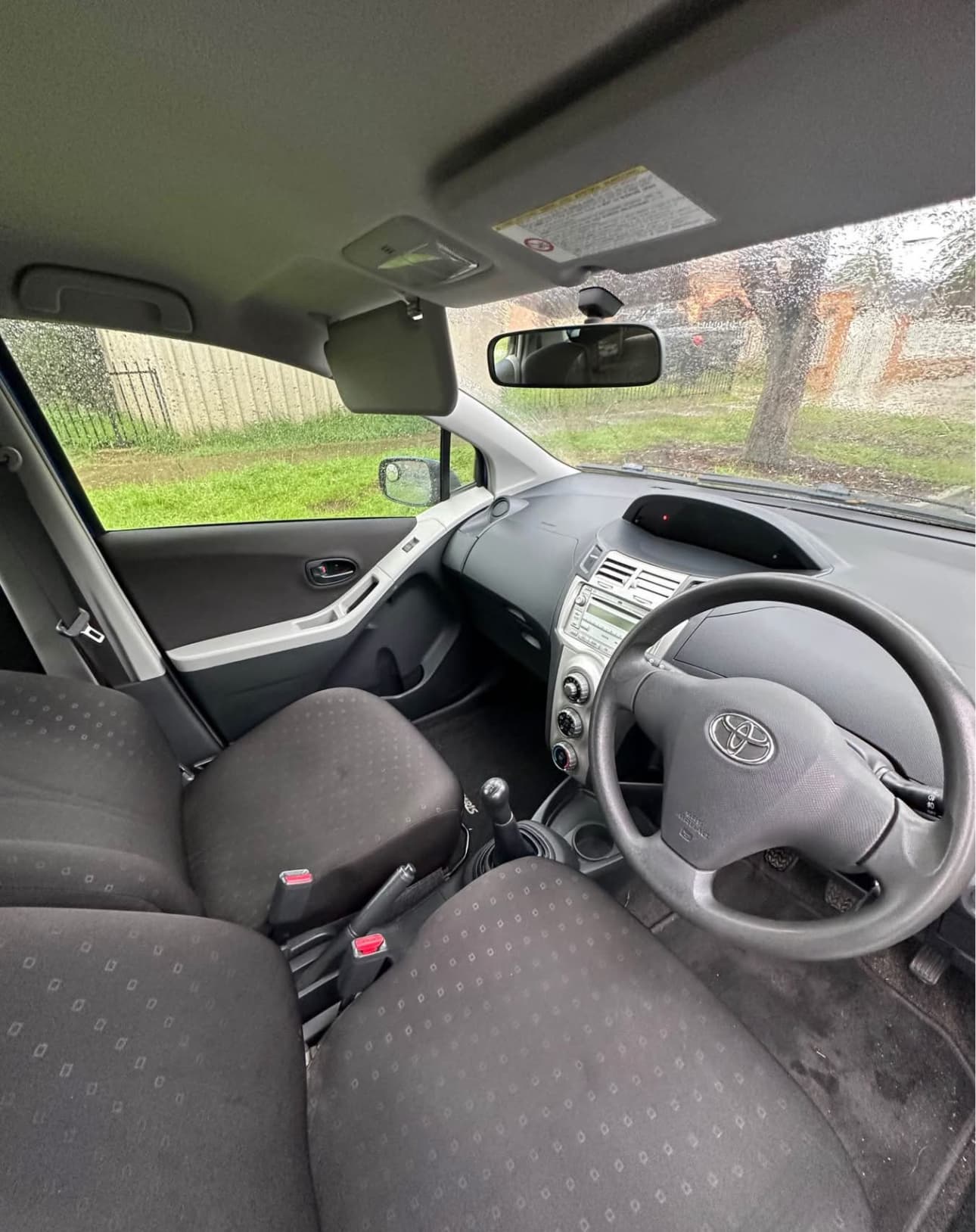 2006 Toyota Yaris hatchback photo 3